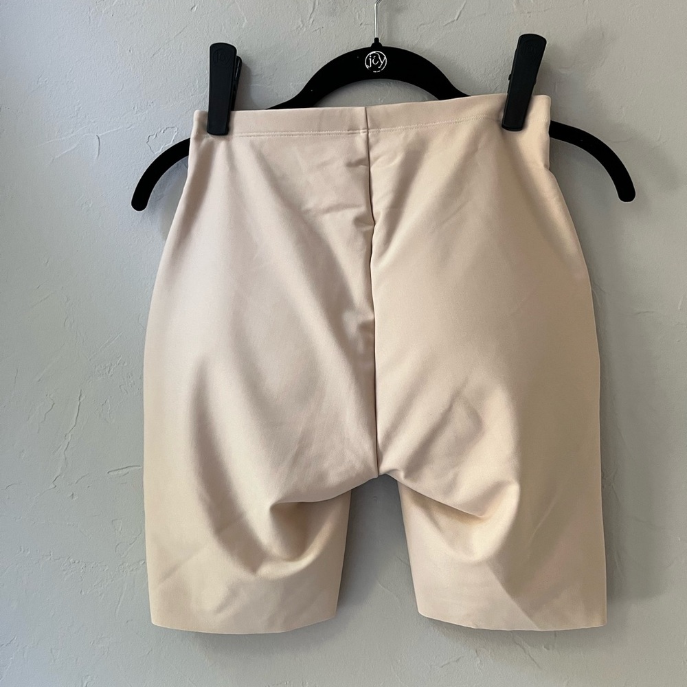 SKIMS BUTT ENHANCING PADDED SHORTS SAND S